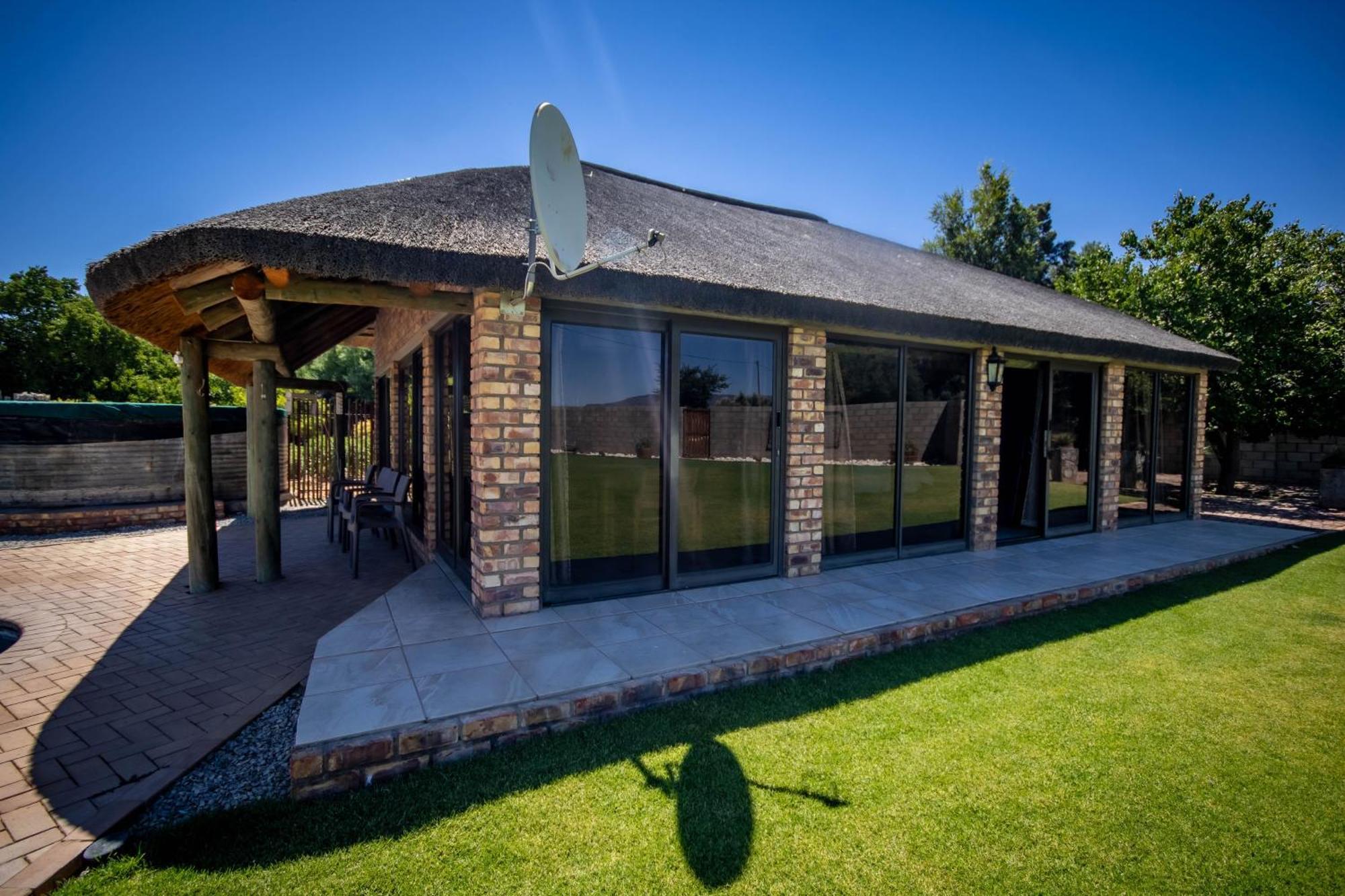 Tarantula Guest House Calvinia Екстериор снимка