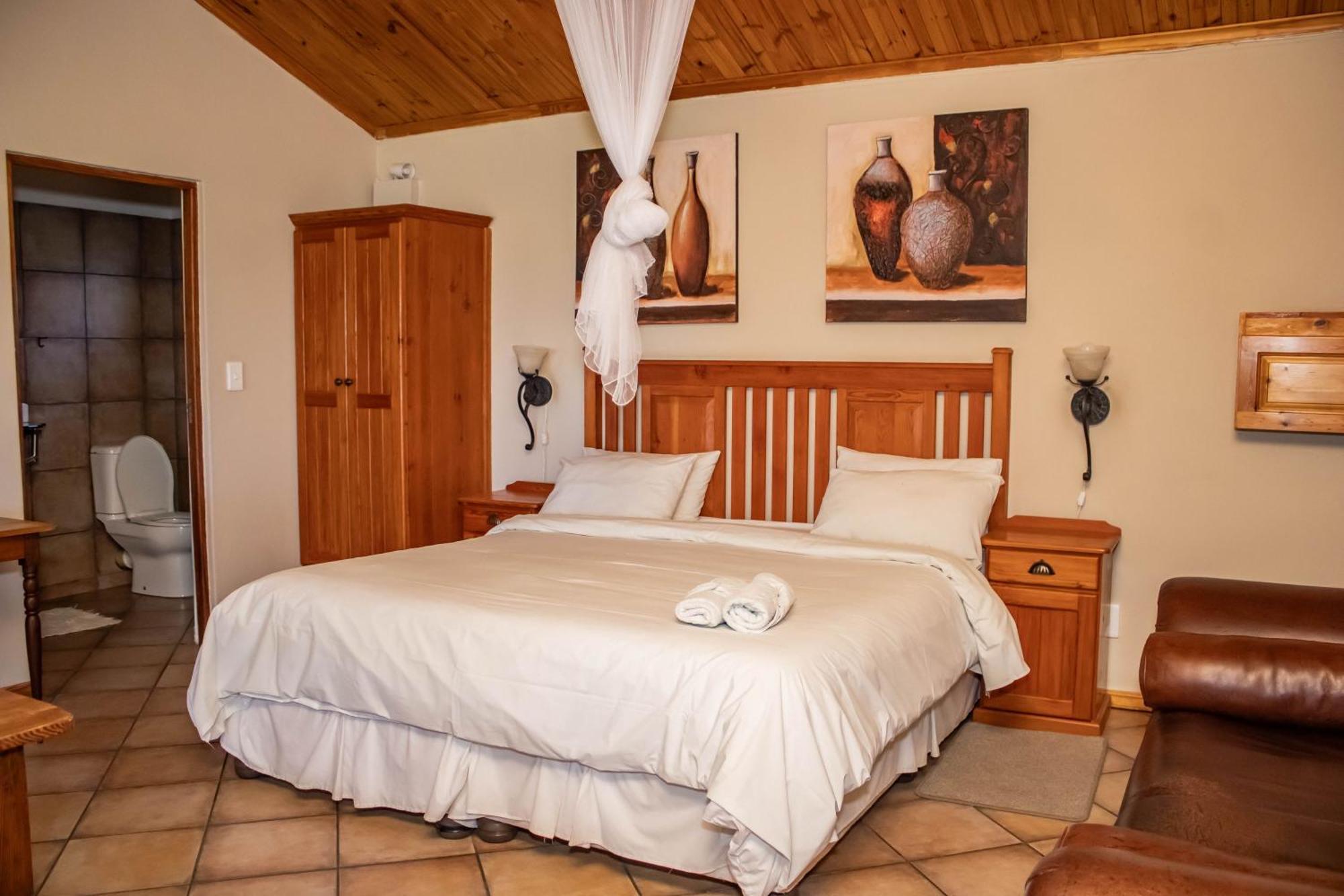 Tarantula Guest House Calvinia Екстериор снимка
