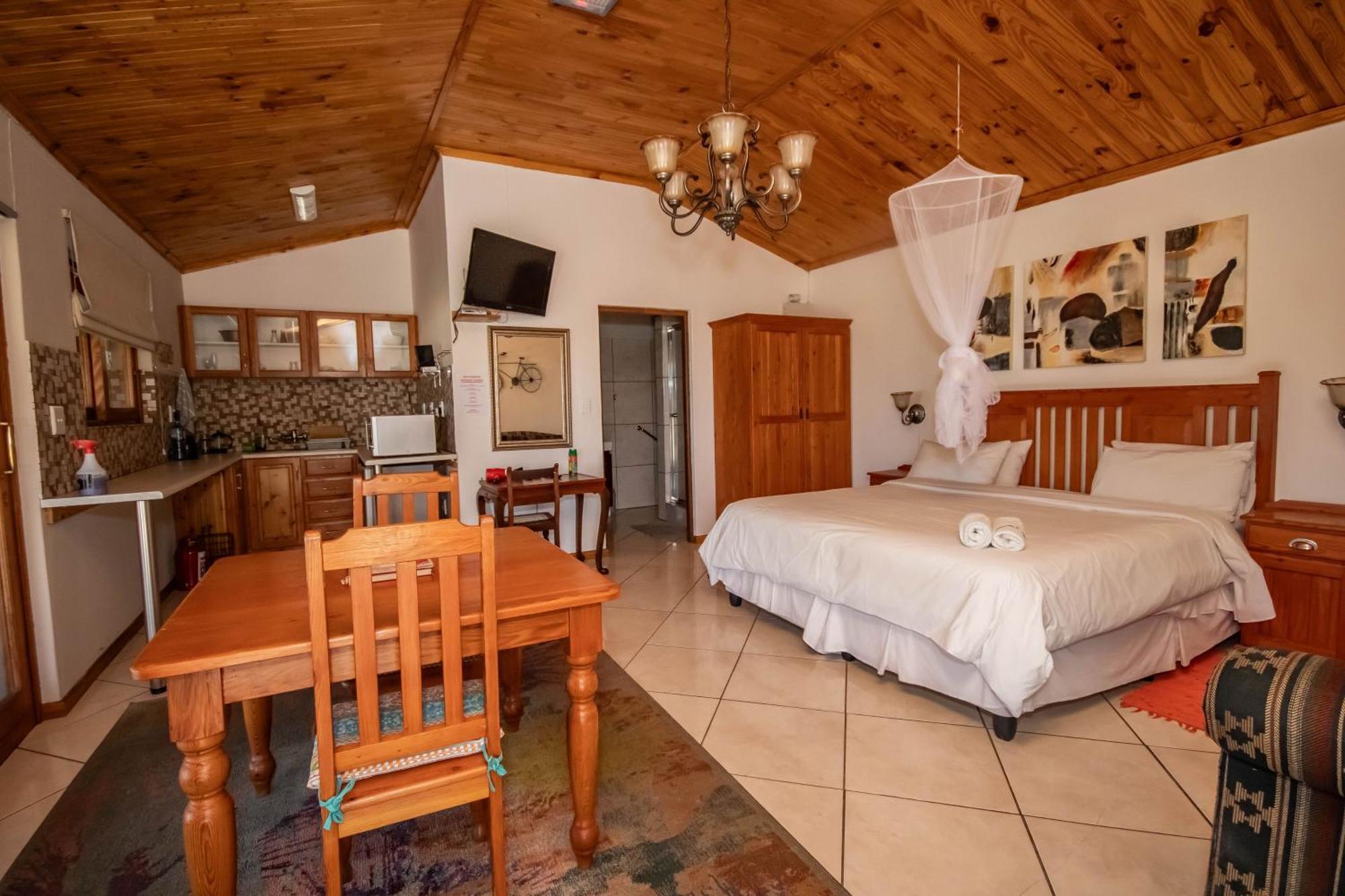 Tarantula Guest House Calvinia Екстериор снимка