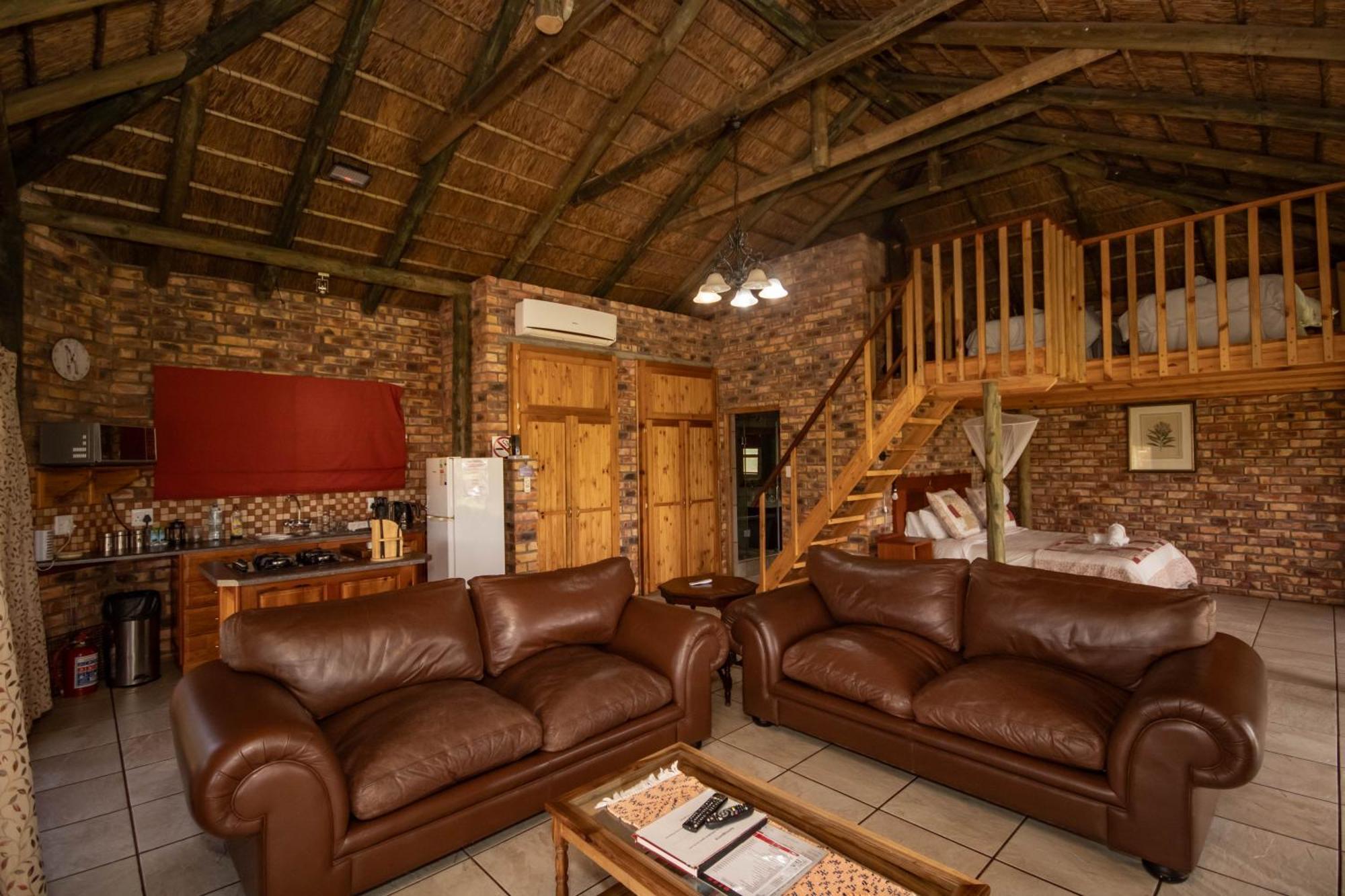 Tarantula Guest House Calvinia Екстериор снимка