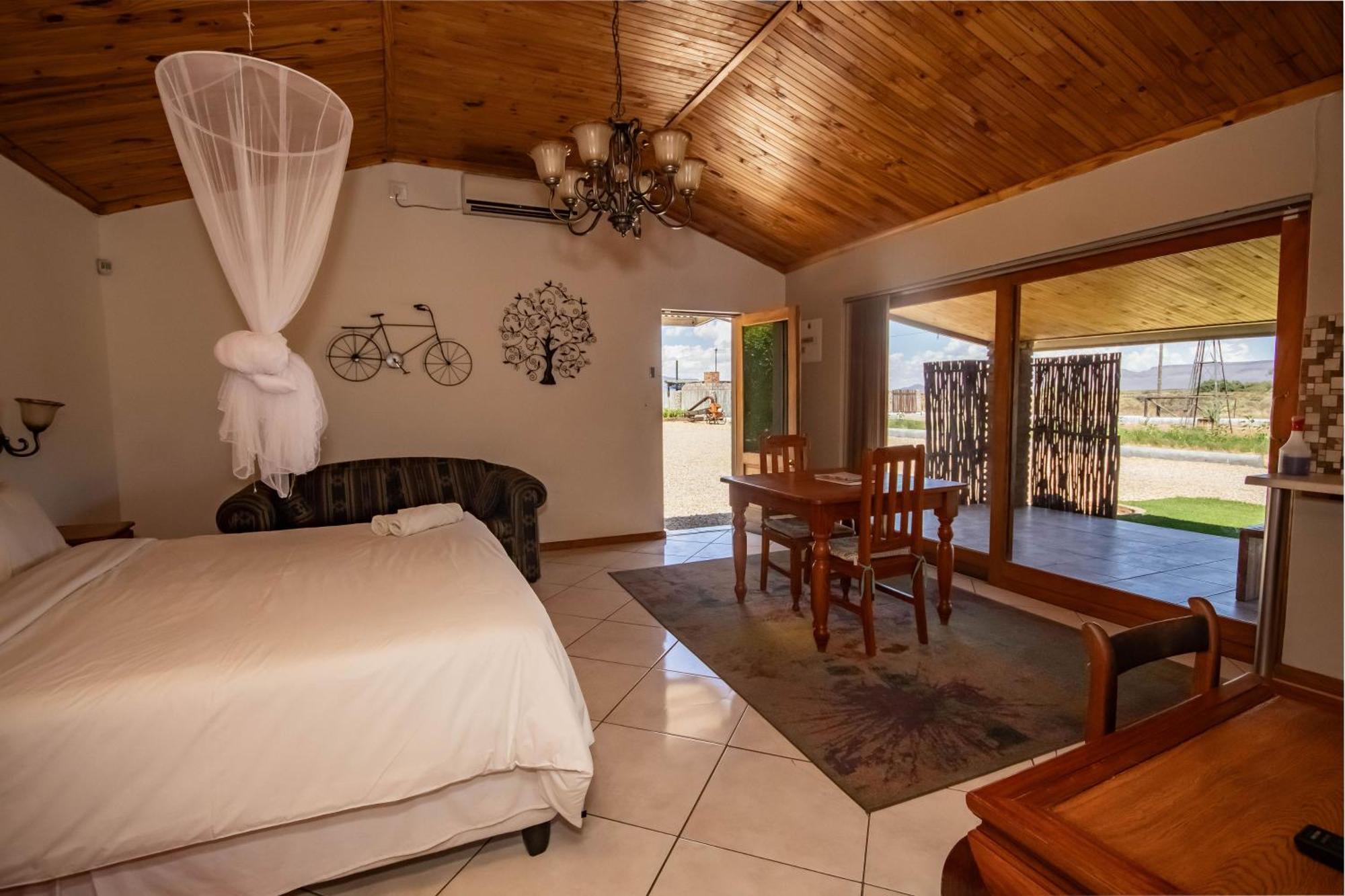 Tarantula Guest House Calvinia Екстериор снимка