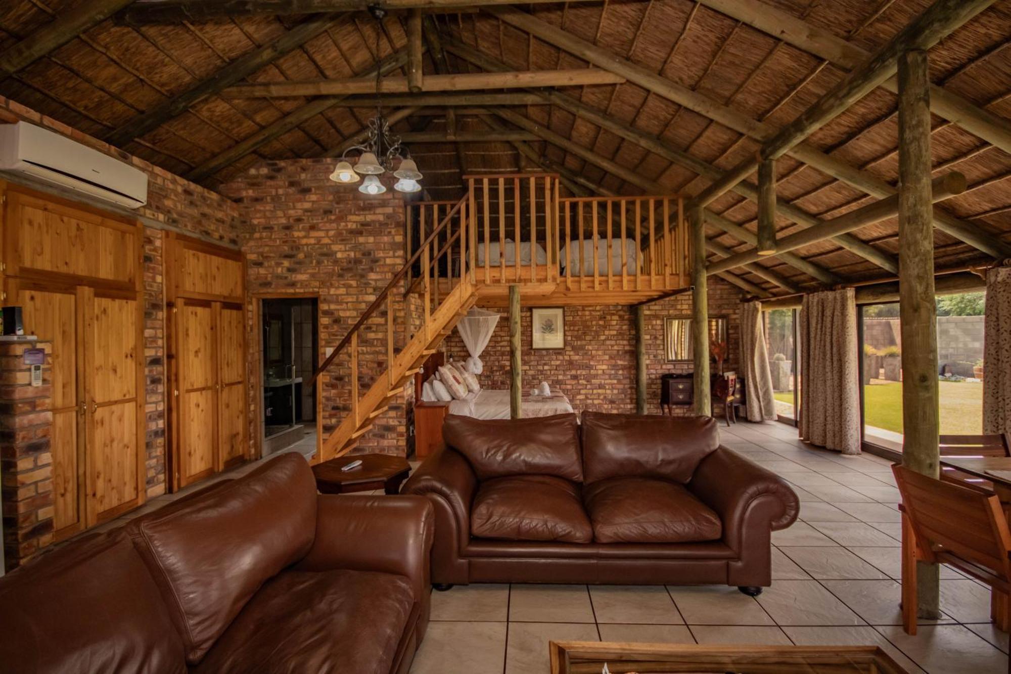 Tarantula Guest House Calvinia Екстериор снимка