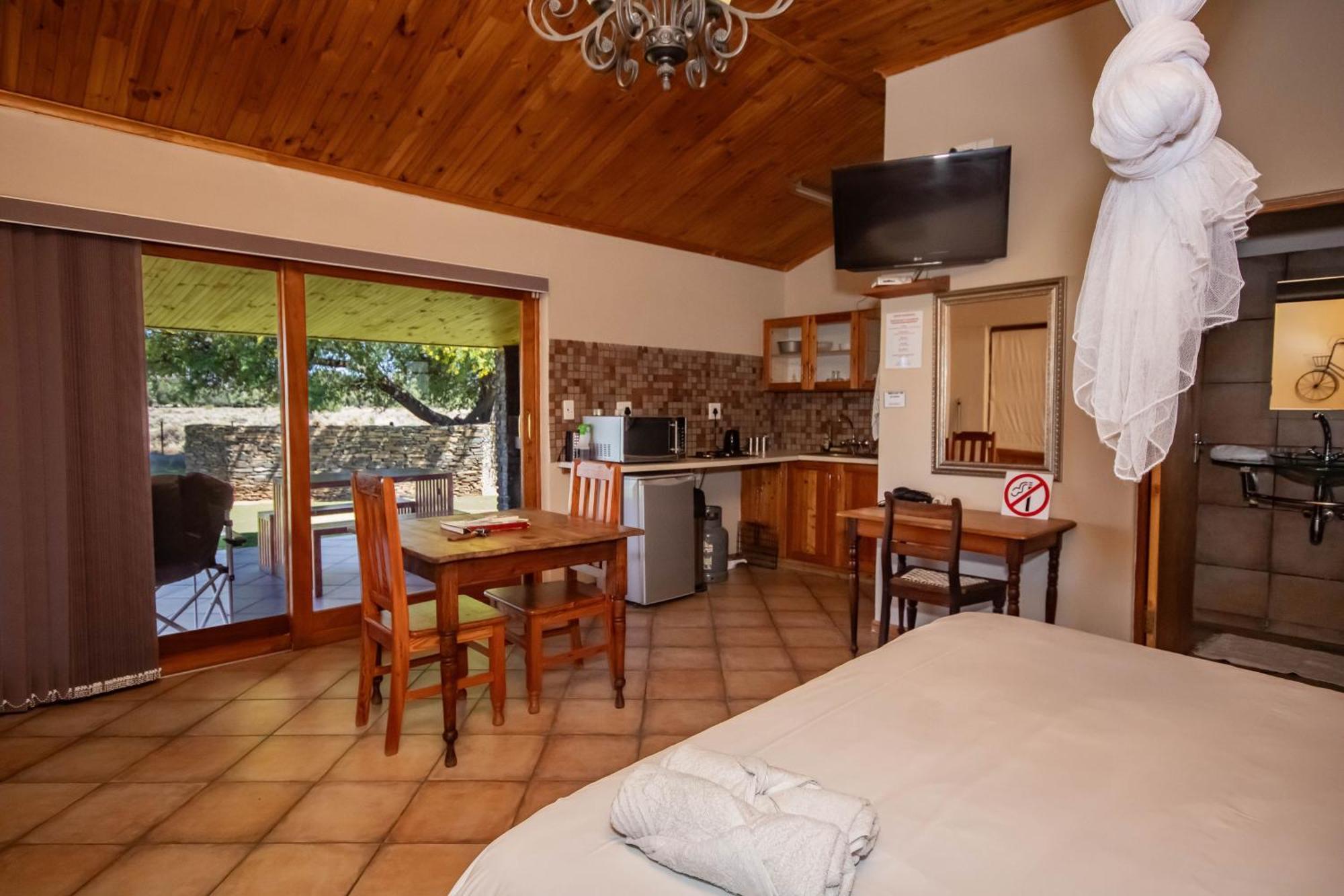 Tarantula Guest House Calvinia Екстериор снимка