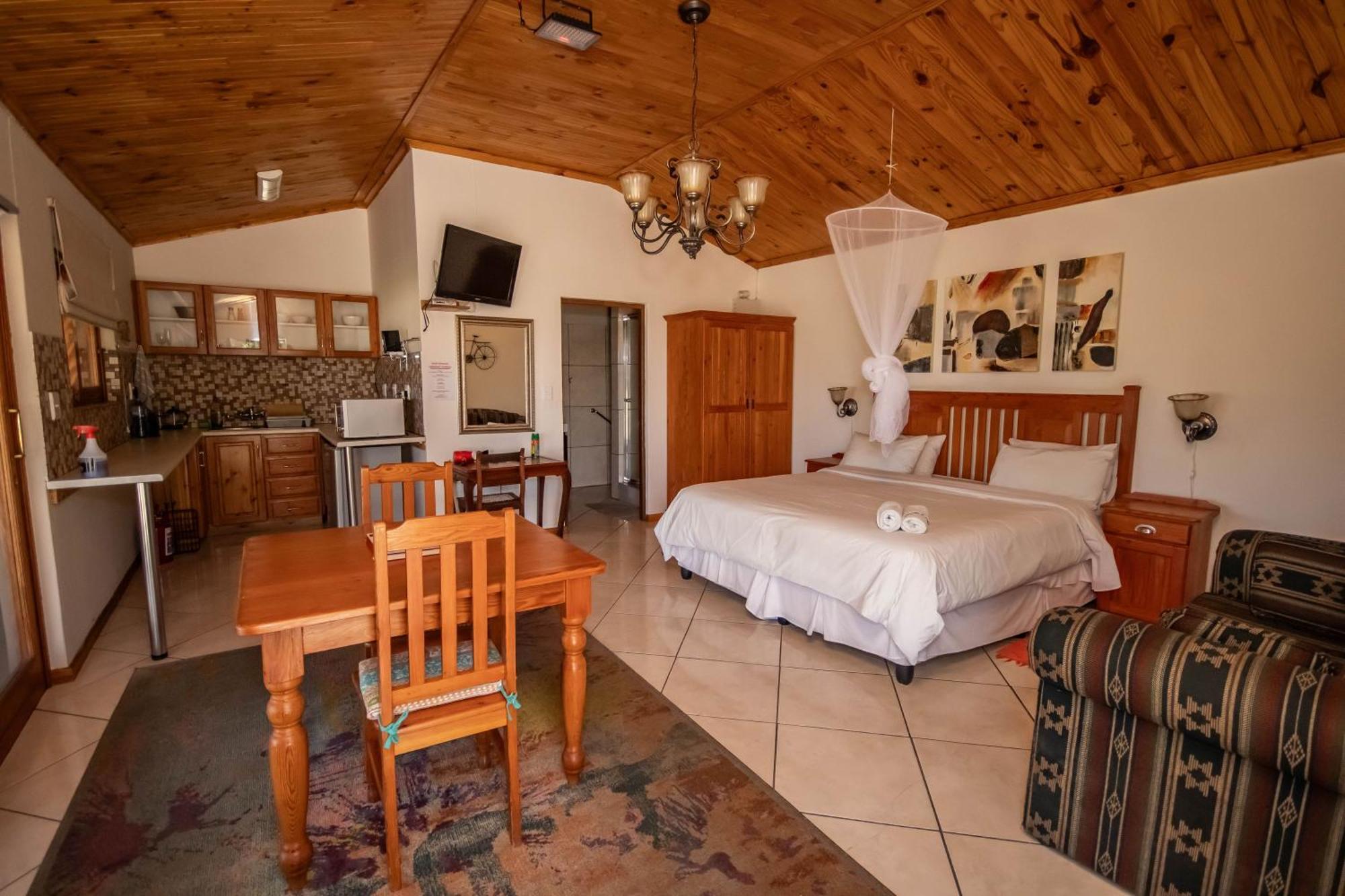 Tarantula Guest House Calvinia Екстериор снимка