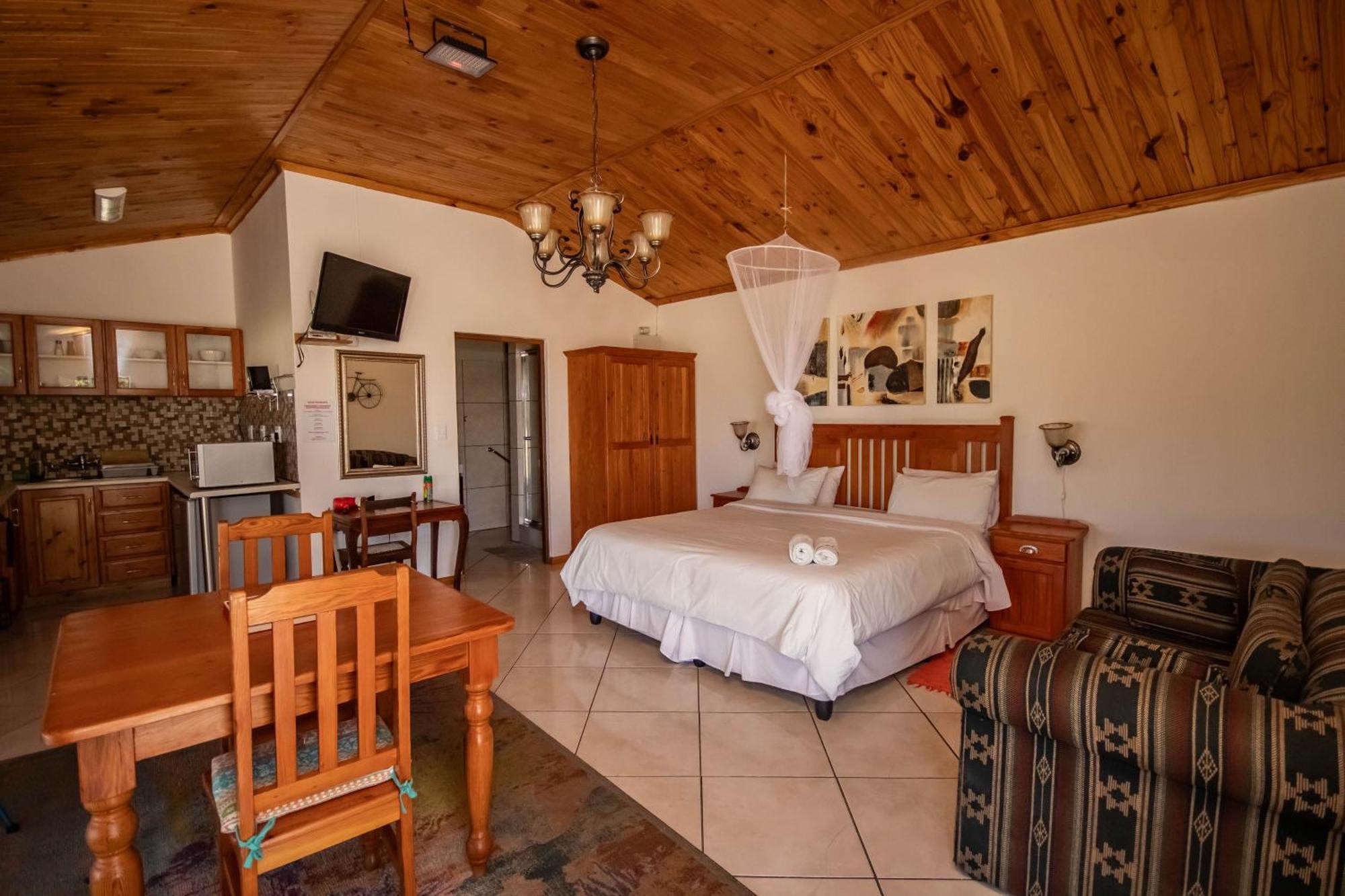 Tarantula Guest House Calvinia Екстериор снимка