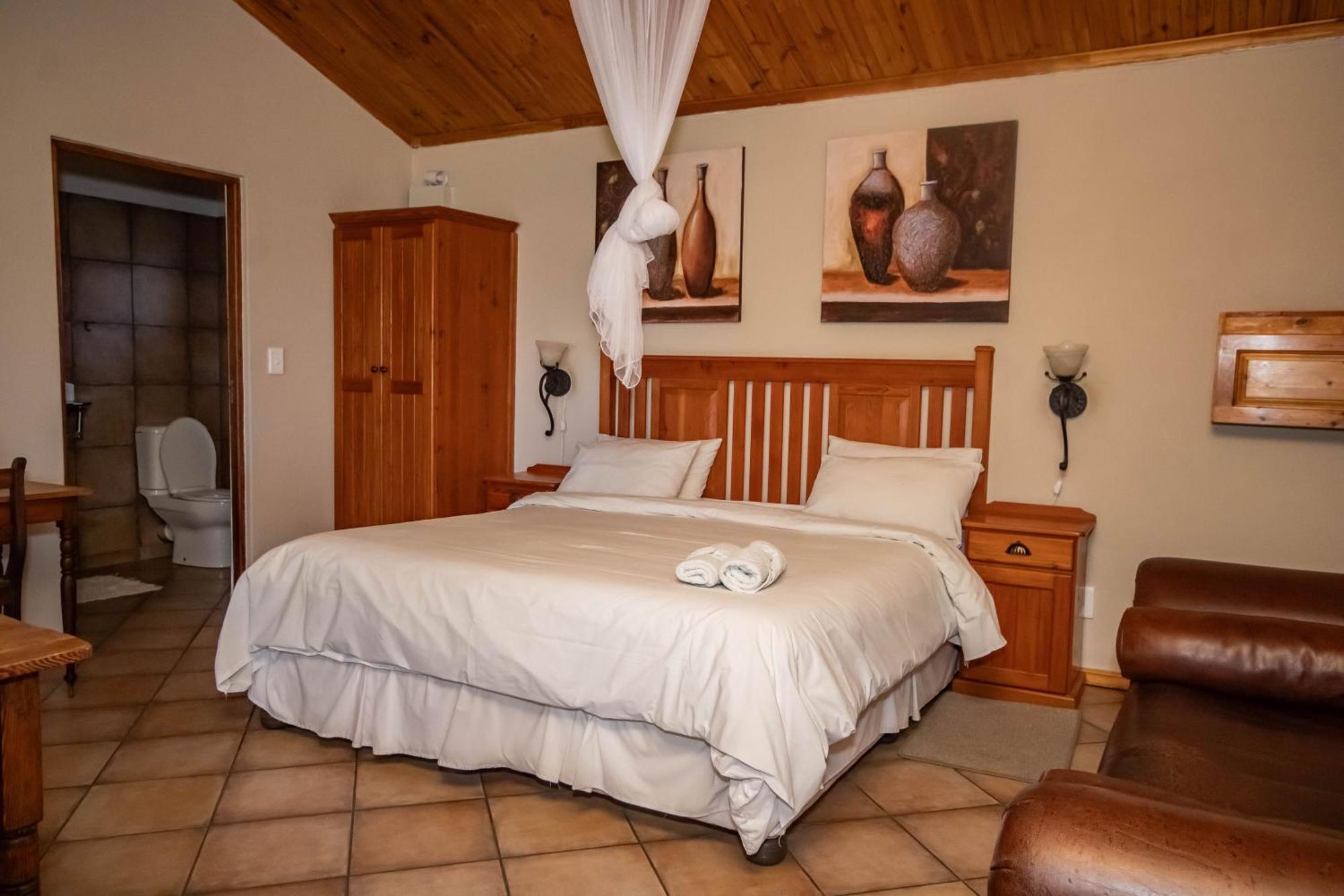 Tarantula Guest House Calvinia Екстериор снимка