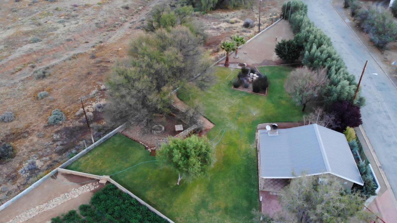 Tarantula Guest House Calvinia Екстериор снимка